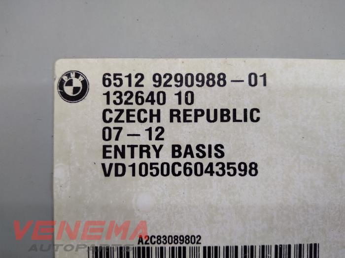 Radio CD player from a BMW 1 serie (F20) 116i 1.6 16V 2014