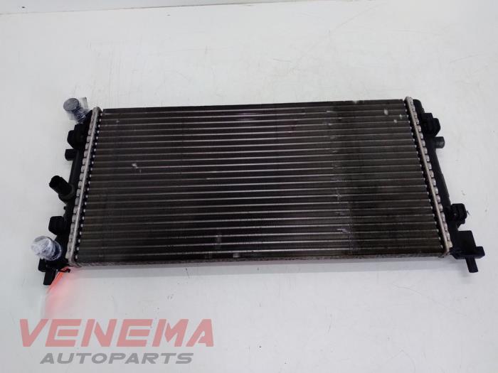 Used Radiator Volkswagen Polo V (6R) 1.2 12V BlueMotion Technology Price € 24,99 Margin scheme offered by Venema Autoparts