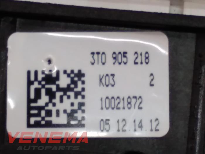 Start/Stopp Schalter van een Skoda Superb Combi (3TAC/TAF) 1.6 TDI 2015