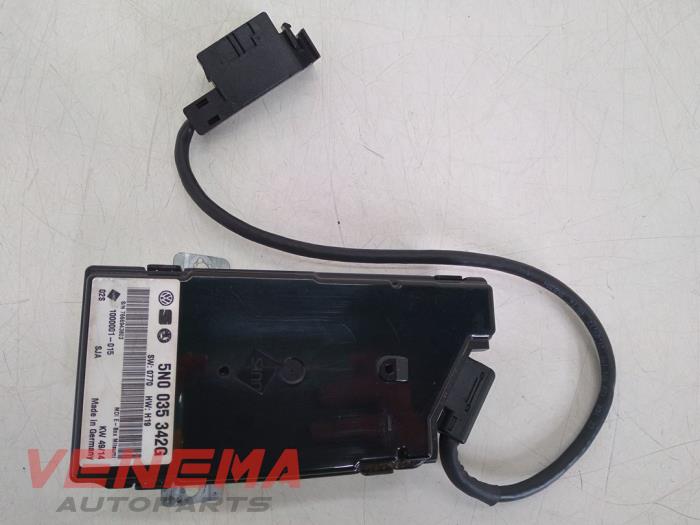 Używane Modul USB Skoda Superb Combi (3TAC/TAF) 1.6 TDI Cena € 34,99 Procedura marży oferowane przez Venema Autoparts