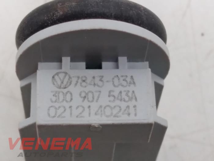 Interior temperature sensor from a Skoda Superb Combi (3TAC/TAF) 1.6 TDI 2015