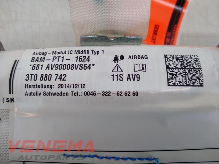 Airbag superior derecha de un Skoda Superb Combi (3TAC/TAF) 1.6 TDI 2015