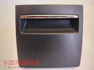 Gebrauchte Aschenbecher hinten Skoda Superb Combi (3TAC/TAF) 1.6 TDI Preis € 14,99 Margenregelung angeboten von Venema Autoparts