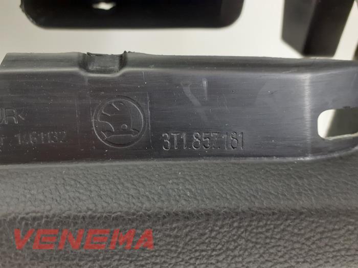 Armaturenbrett van een Skoda Superb Combi (3TAC/TAF) 1.6 TDI 2015