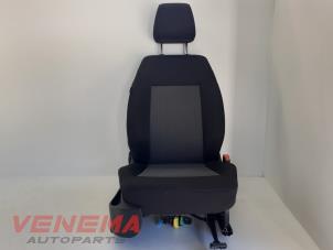Używane Fotel prawy Volkswagen Polo V (6R) 1.2 12V BlueMotion Technology Cena € 124,99 Procedura marży oferowane przez Venema Autoparts