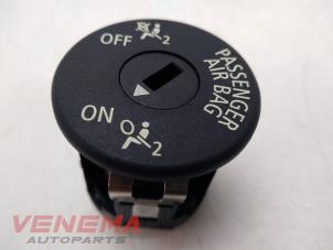 Used Airbag switch BMW 4 serie Gran Coupe (F36) 420i 2.0 Turbo 16V Price € 14,99 Margin scheme offered by Venema Autoparts