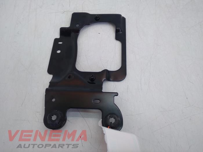 Support (miscellaneous) from a Ford Fiesta 7 1.0 EcoBoost 12V 2019