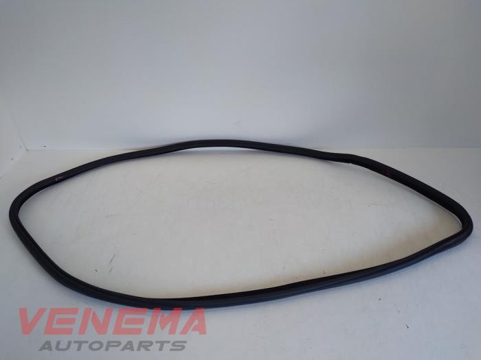 Front door seal 4-door, right from a BMW 4 serie Gran Coupe (F36) 430d 3.0 24V 2016