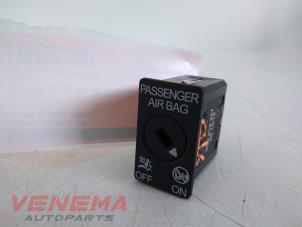 Used Airbag switch Volkswagen Polo VI (AW1) 1.0 TSI 12V Price € 9,99 Margin scheme offered by Venema Autoparts