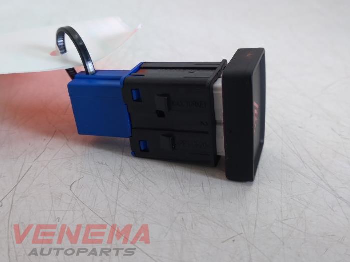 Panic lighting switch from a Volkswagen Polo VI (AW1) 1.0 TSI 12V 2018
