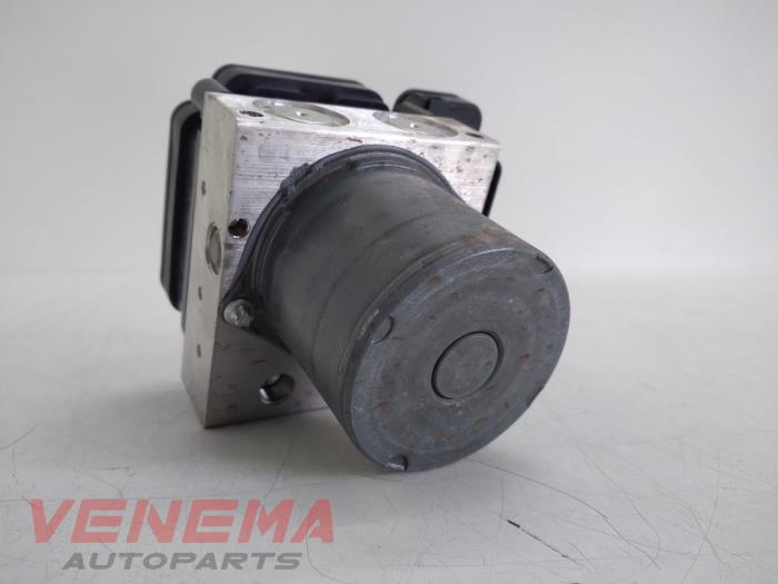 ABS pump from a Volkswagen Polo VI (AW1) 1.0 TSI 12V 2018