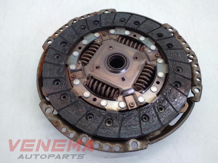 Clutch kit (complete) from a Volkswagen Polo VI (AW1) 1.0 TSI 12V 2018
