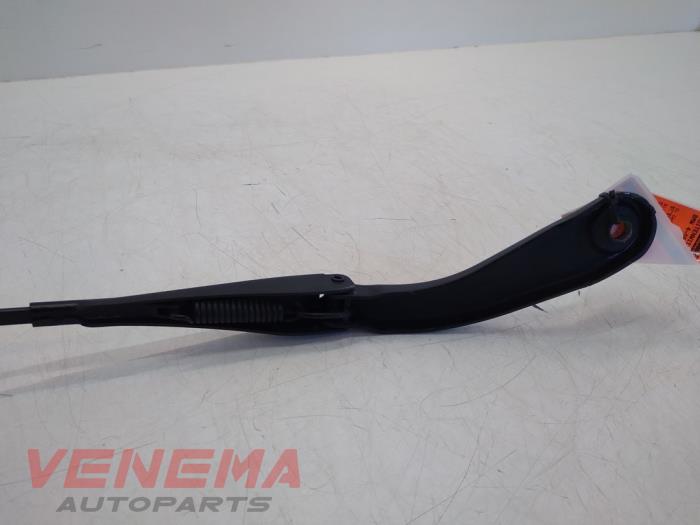 Front wiper arm from a BMW 4 serie Gran Coupe (F36) 420i 2.0 Turbo 16V 2015