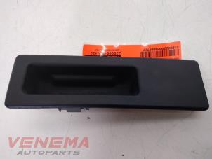 Used Tailgate handle BMW 4 serie Gran Coupe (F36) 420i 2.0 Turbo 16V Price € 14,99 Margin scheme offered by Venema Autoparts