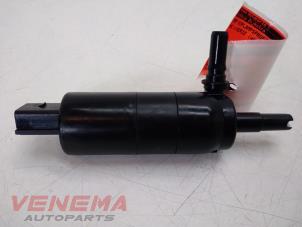 Used Headlight washer pump BMW 1 serie (F20) 118i 1.6 16V Price € 19,99 Margin scheme offered by Venema Autoparts