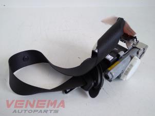 Used Front seatbelt, right BMW 4 serie (F32) 435i xDrive 3.0 24V Price € 69,99 Margin scheme offered by Venema Autoparts