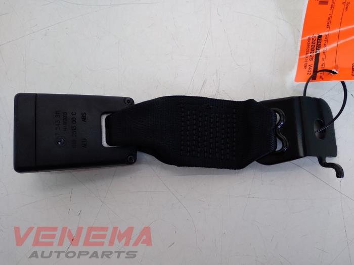 Rear seatbelt buckle, left from a BMW 4 serie (F32) 435i xDrive 3.0 24V 2013