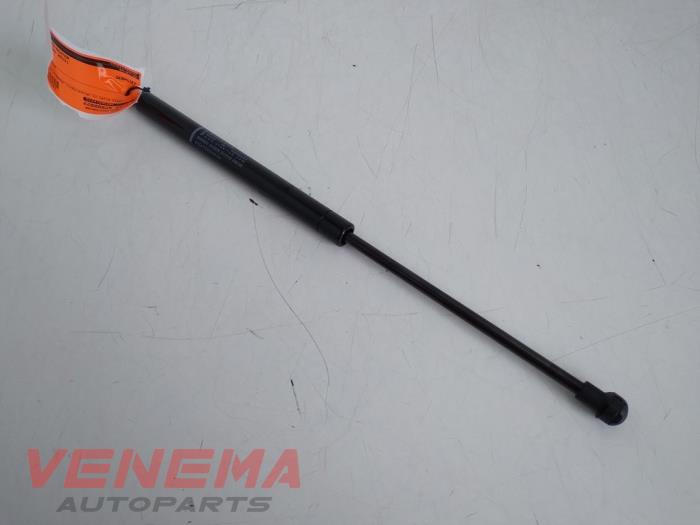 Rear gas strut, left from a BMW 4 serie (F32) 435i xDrive 3.0 24V 2013