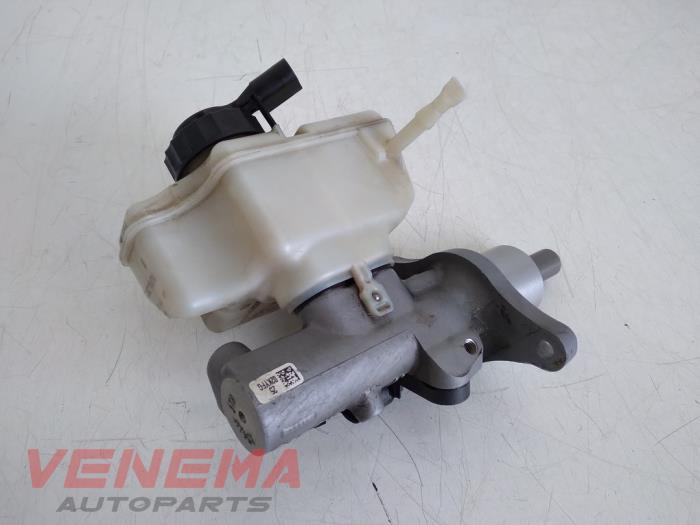 Used Master cylinder Volkswagen Golf VI (5K1) 2.0 GTI 16V Price € 9,99 Margin scheme offered by Venema Autoparts