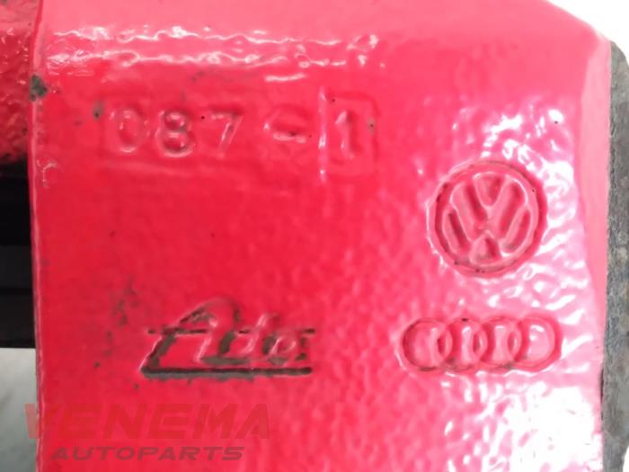 Etrier de frein avant droit d'un Volkswagen Golf VI (5K1) 2.0 GTI 16V 2012