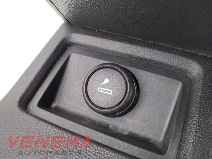 Consola central de un Seat Leon ST (5FF) 1.2 TSI Ecomotive 16V 2016