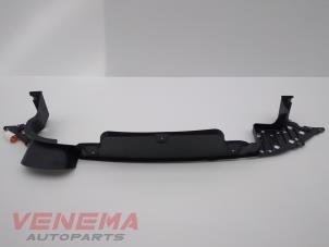 Used Rear bumper component, central Seat Leon SC (5FC) 2.0 TDI FR 16V Price € 9,99 Margin scheme offered by Venema Autoparts