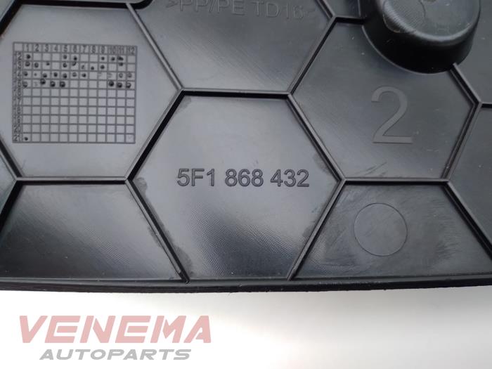 Plyta wierzchnia rózne z Seat Leon SC (5FC) 2.0 TDI FR 16V 2015