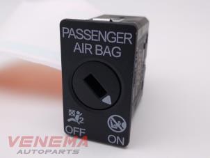 Used Airbag switch Seat Leon SC (5FC) 2.0 TDI FR 16V Price € 19,99 Margin scheme offered by Venema Autoparts