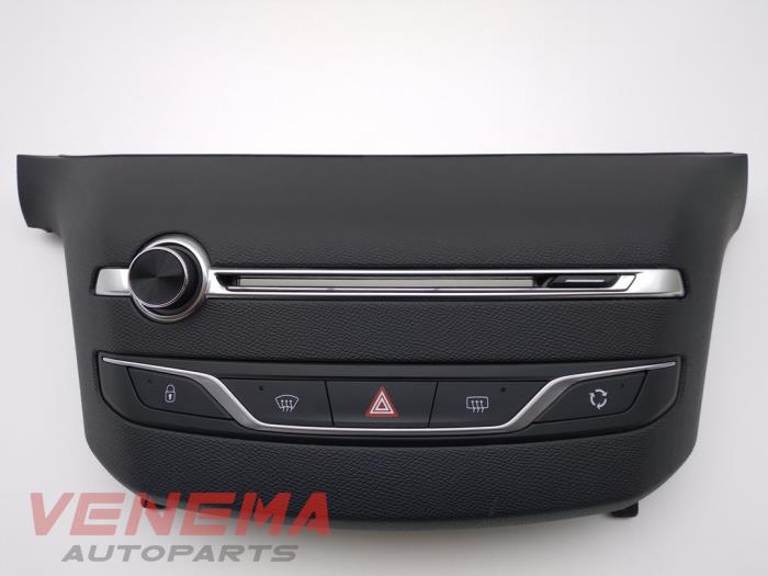 Unidad de control multimedia de un Peugeot 308 SW (L4/L9/LC/LJ/LR) 1.6 BlueHDi 120 16V 2016