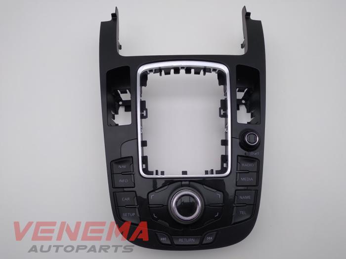 Używane Panel obslugi radia Audi A5 Sportback (8TA) 2.0 TFSI 16V Cena € 99,99 Procedura marży oferowane przez Venema Autoparts