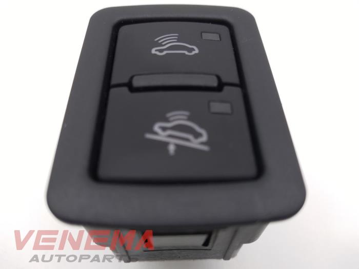 Używane Przelacznik (rózne) Audi A5 Sportback (8TA) 2.0 TFSI 16V Cena € 14,99 Procedura marży oferowane przez Venema Autoparts