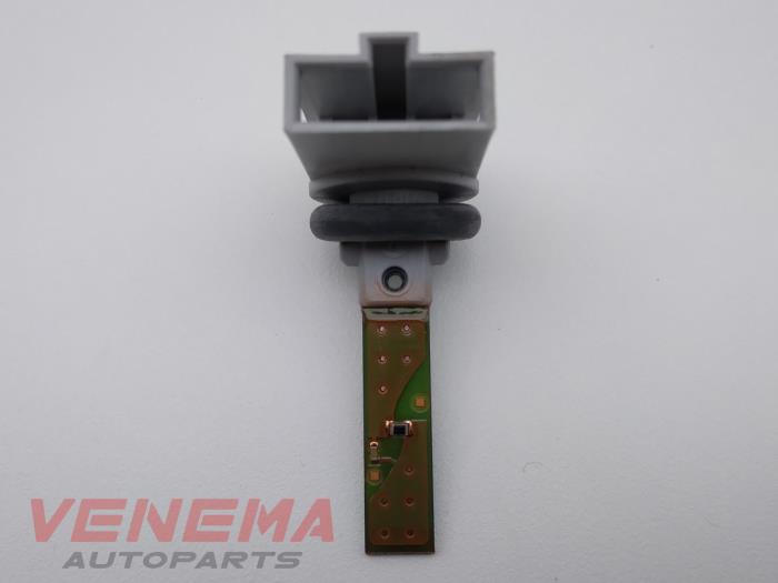 Sensor de temperatura interior de un Audi A5 Sportback (8TA) 2.0 TFSI 16V 2011