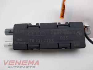 Usagé Antenne amplificateur Audi A5 Sportback (8TA) 2.0 TFSI 16V Prix € 14,99 Règlement à la marge proposé par Venema Autoparts