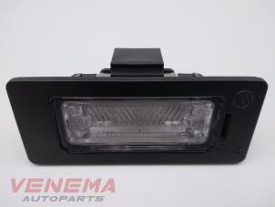Używane Oswietlenie tablicy rejestracyjnej Audi A5 Sportback (8TA) 2.0 TFSI 16V Cena € 9,99 Procedura marży oferowane przez Venema Autoparts