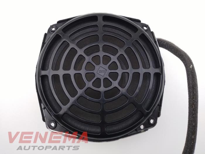 Używane Subwoofer Audi A5 Sportback (8TA) 2.0 TFSI 16V Cena € 39,99 Procedura marży oferowane przez Venema Autoparts