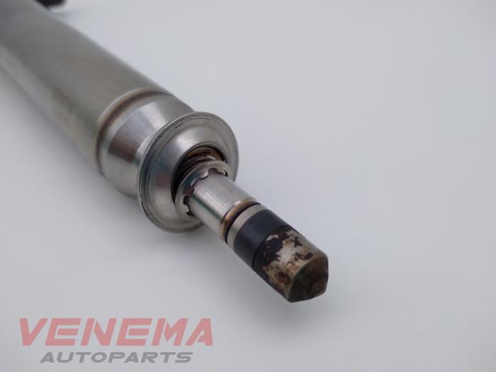 Injector (petrol injection) from a Mercedes-Benz C (R205) C-63 AMG 4.0 V8 Biturbo 2018