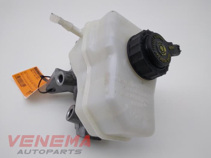 Master cylinder from a BMW X1 (E84) sDrive 20i 2.0 16V Twin Power Turbo 2012