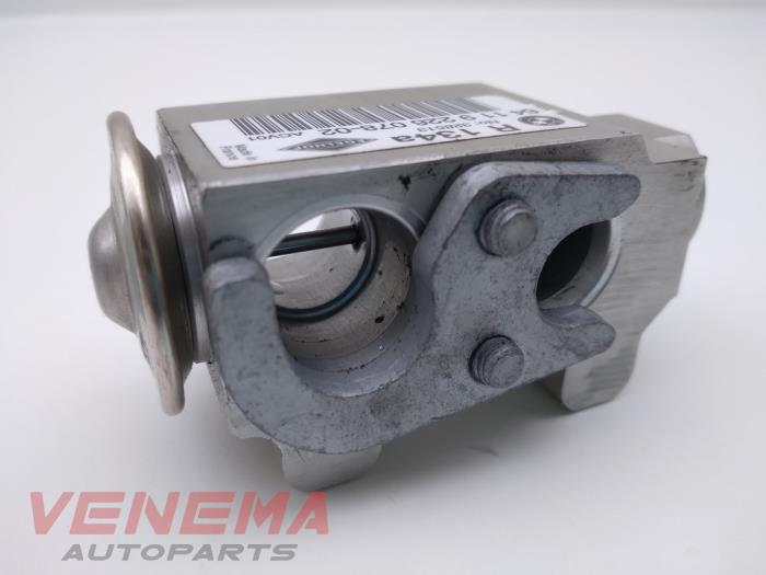 AC expansion valve from a BMW X1 (E84) sDrive 20i 2.0 16V Twin Power Turbo 2012