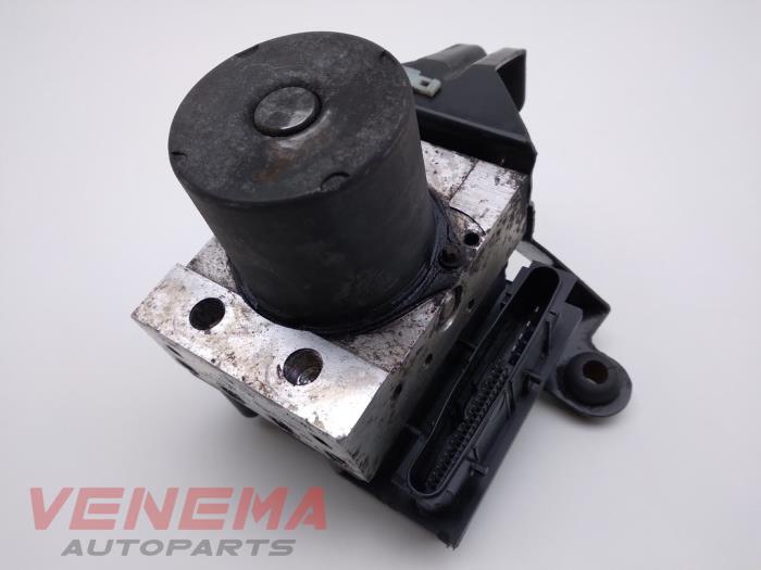 Begagnade ABS-pump Ford Transit 2.2 TDCi 16V Pris € 74,99 Marginaltabell erbjuds av Venema Autoparts