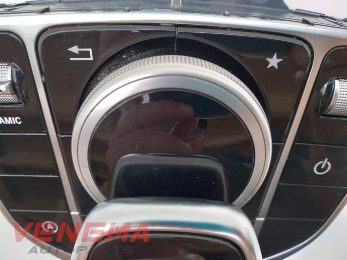 I-Drive knob from a Mercedes-Benz C (W205) C-200 2.0 CGI 16V 2017