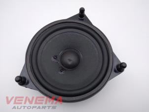 Used Speaker Mercedes C (W205) C-200 2.0 CGI 16V Price € 29,99 Margin scheme offered by Venema Autoparts