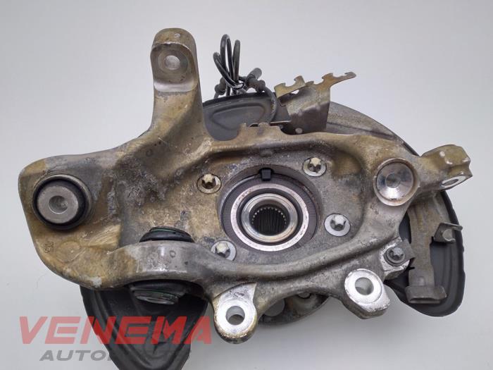Knuckle, rear right from a Mercedes-Benz C (W205) C-200 2.0 CGI 16V 2017