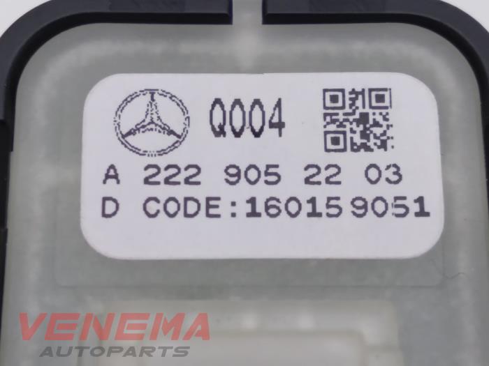 Electric window switch from a Mercedes-Benz C (W205) C-200 2.0 CGI 16V 2017