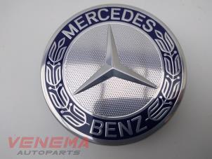 Used Hub cap Mercedes C (W205) C-200 2.0 CGI 16V Price € 14,99 Margin scheme offered by Venema Autoparts