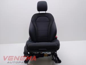 Używane Fotel prawy Mercedes C (W205) C-200 2.0 CGI 16V Cena € 249,99 Procedura marży oferowane przez Venema Autoparts