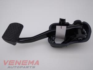 Used Brake pedal Mercedes C (W205) C-200 2.0 CGI 16V Price € 69,99 Margin scheme offered by Venema Autoparts