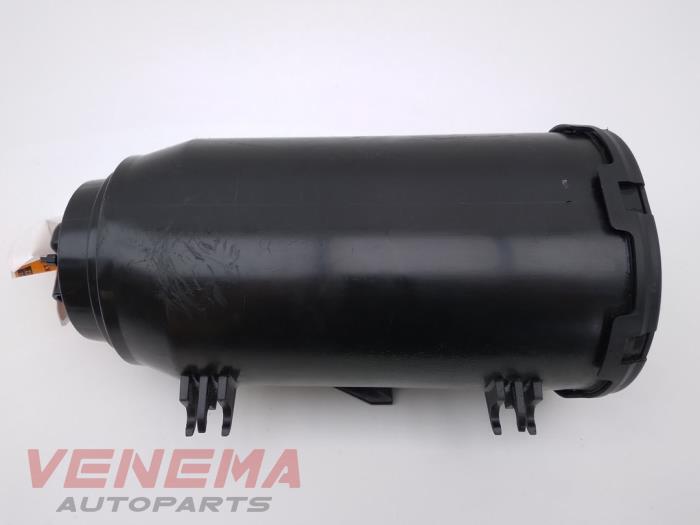 Begagnade Kolfilter Mercedes C (W205) C-200 2.0 CGI 16V Pris € 69,99 Marginaltabell erbjuds av Venema Autoparts