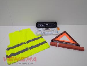 Used First aid kit Opel Corsa F (UB/UH/UP) 1.2 12V 100 Price € 19,99 Margin scheme offered by Venema Autoparts