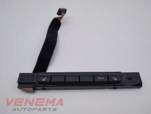 Used Seat heating switch BMW 1 serie (E81) 116i 2.0 16V Price € 29,99 Margin scheme offered by Venema Autoparts
