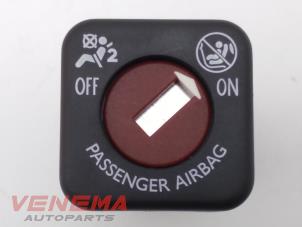 Used Airbag switch Opel Corsa F (UB/UP) 1.2 12V 100 Price € 14,99 Margin scheme offered by Venema Autoparts
